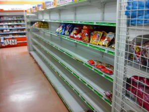 スナック類の棚
